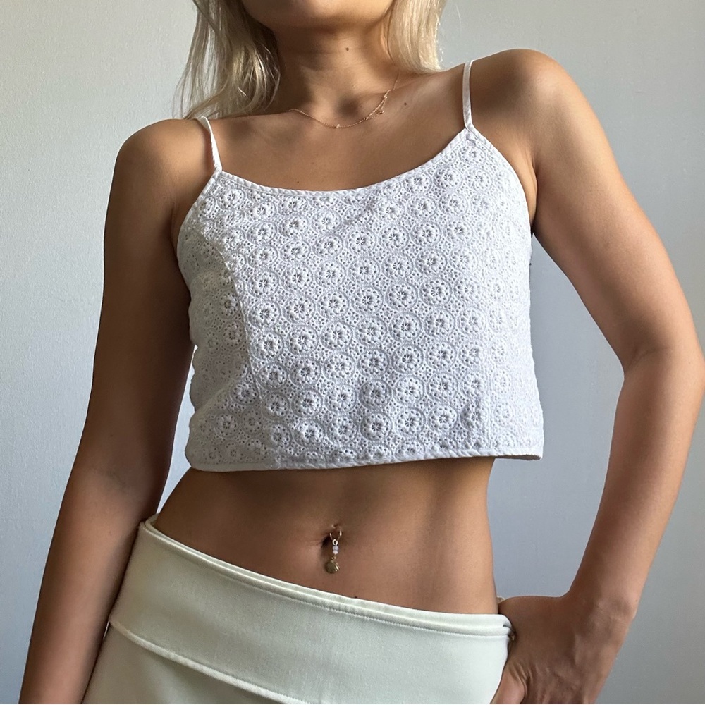 AUS Brand Subtitled Eyelet Lace Scoop Neck Crop Tank Camisole Top in White